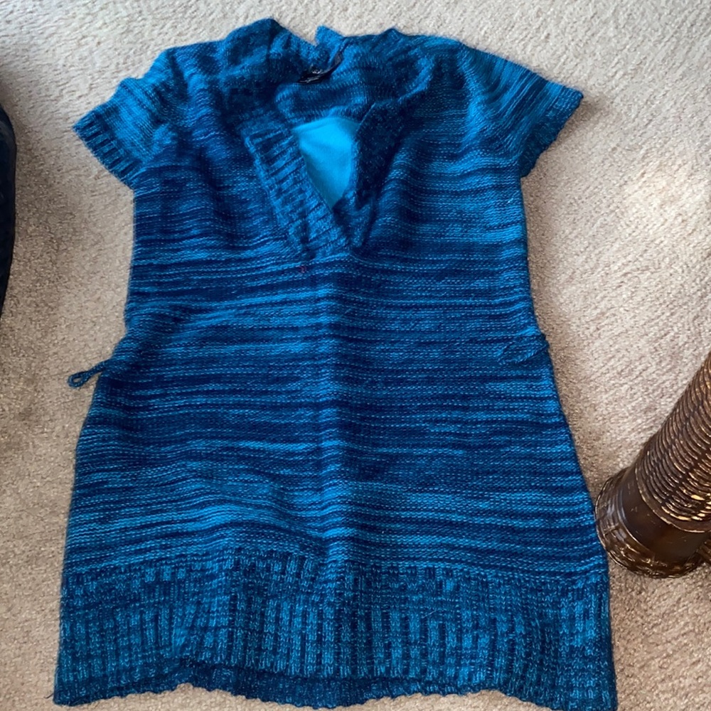 T-shirt sweater